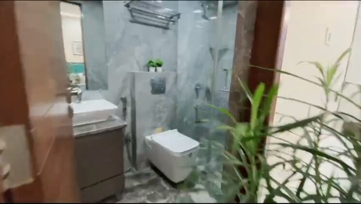 Bathroom, prakash-two-roses 4 Bedroom 1600 Sq.Ft. Apartment In Bandra West Mumbai 6813235