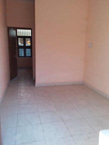 Room in 1 RK Apartment at Shiv Sai Park Apartments, Sector 87 – for Sale