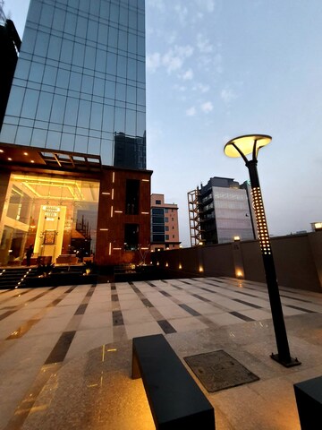  Office Space – Exterior View View at Noida Expressway - for Rent