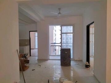 Room in 3.5 BHK Apartment at Amrapali Sapphire, Sector 45 – for Sale