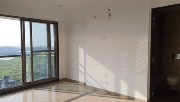 Room in 4 BHK Apartment at Adani Western Heights Sky Apartments, Andheri West – for Rent