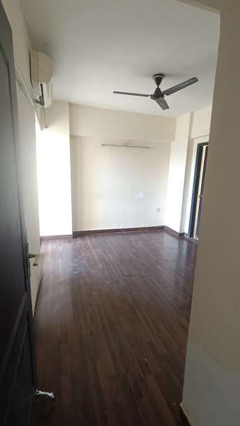 2 BHK Apartment For Rent in Sethi Max Royale Sector 76 Noida  6826924