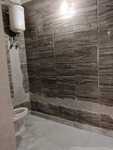 Bathroom in 1 BHK Builder Floor at Lajpat Nagar – for Rent