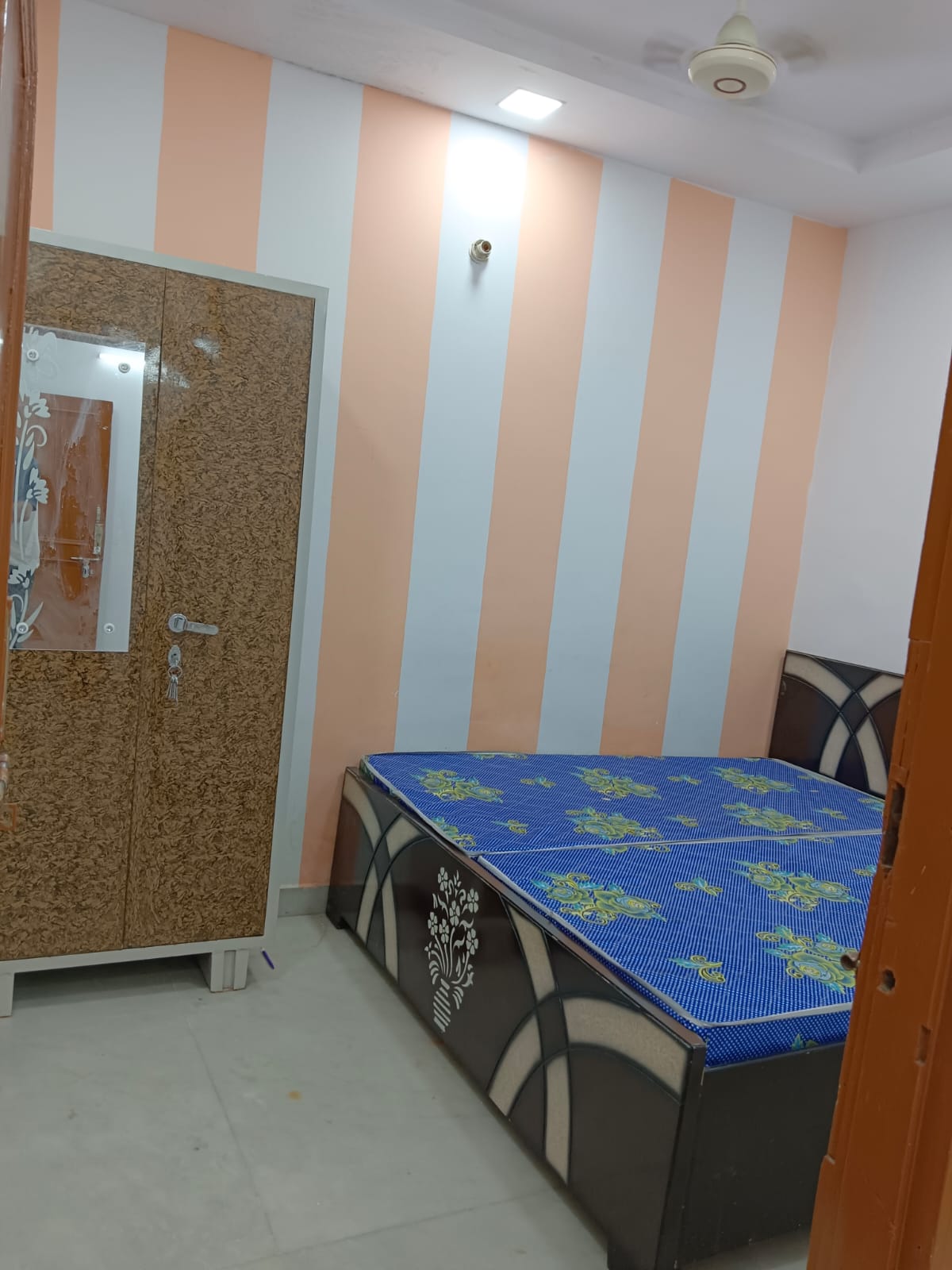 1 BHK Builder Floor For Rent in Lajpat NagaR-4