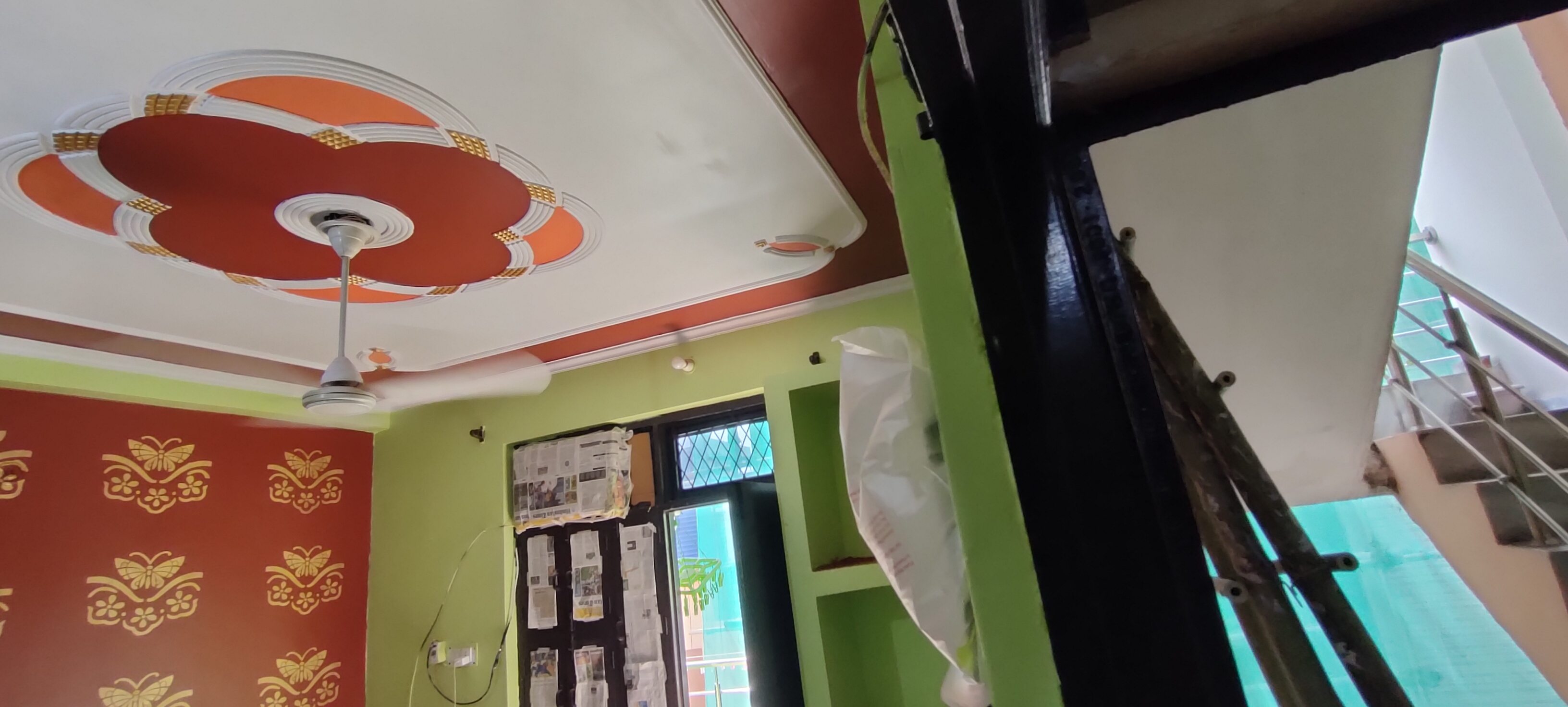 Resale 2 Bedroom 600 Sq.Ft. Apartment in Mayur Vihar Phase Iii Delhi