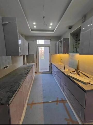 रेसिडेंशियल विला वर्ग यार्ड फॉर रीसेल इन सेक्टर 15 गुड़गांव  6828146