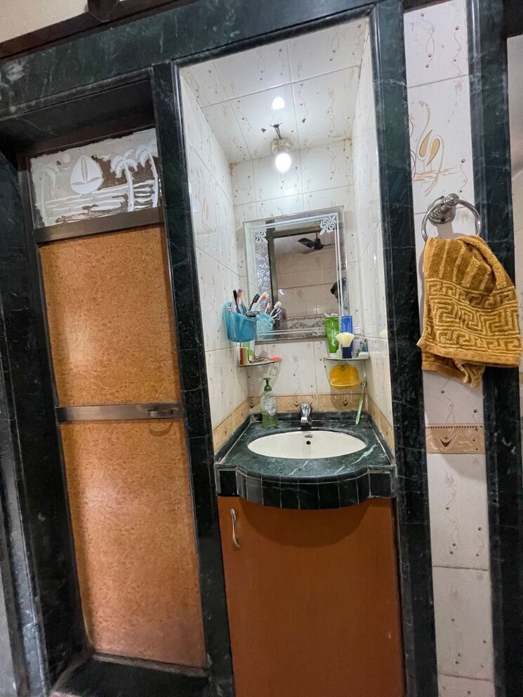 Bathroom, amey-atharv-chs 1 Bedroom 550 Sq.Ft. Apartment In Borivali East Mumbai 6828681