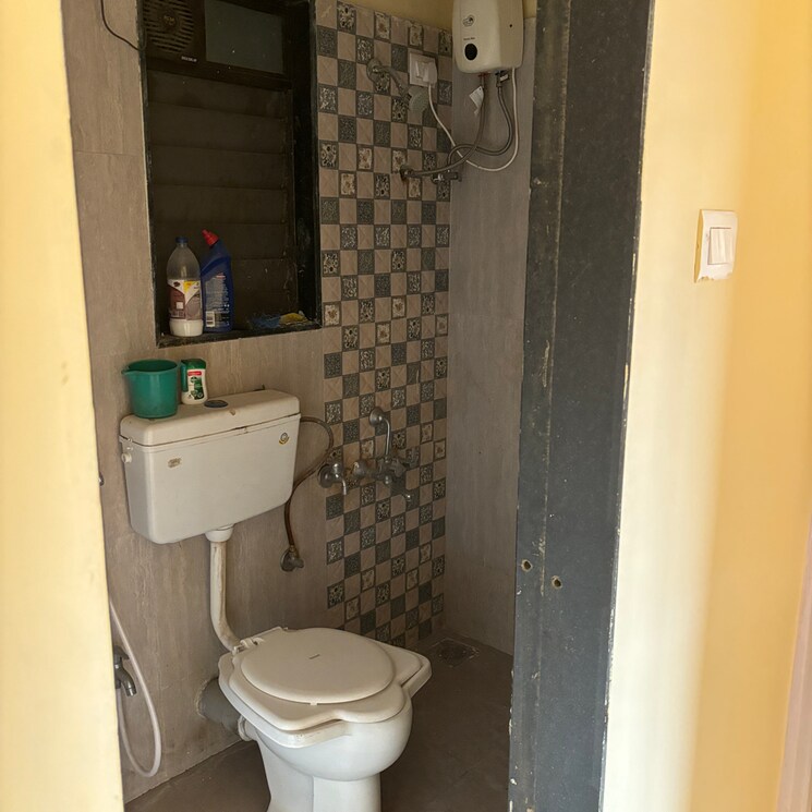 Bathroom, hubtown-greenwoods 3 Bedroom 750 Sq.Ft. Apartment In Vartak Nagar Thane 6831133