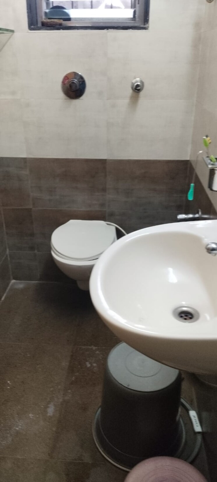 Bathroom, shah-chheda-mahavir-ornate 4 Bedroom 1800 Sq.Ft. Apartment In Kopar Khairane Navi Mumbai 6831545