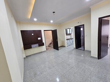 रेसिडेंशियल घर वर्ग फुट फॉर रेंट इन द्वारका मोर दिल्ली  6826723