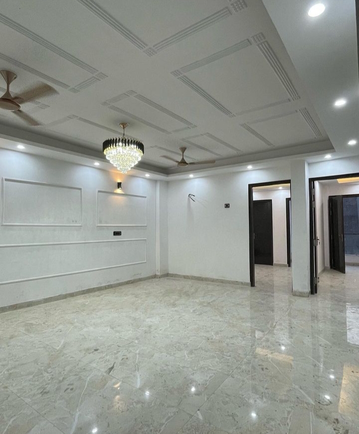 Resale 3 Bedroom 1350 Sq.Ft. Builder Floor in Hargobind Enclave