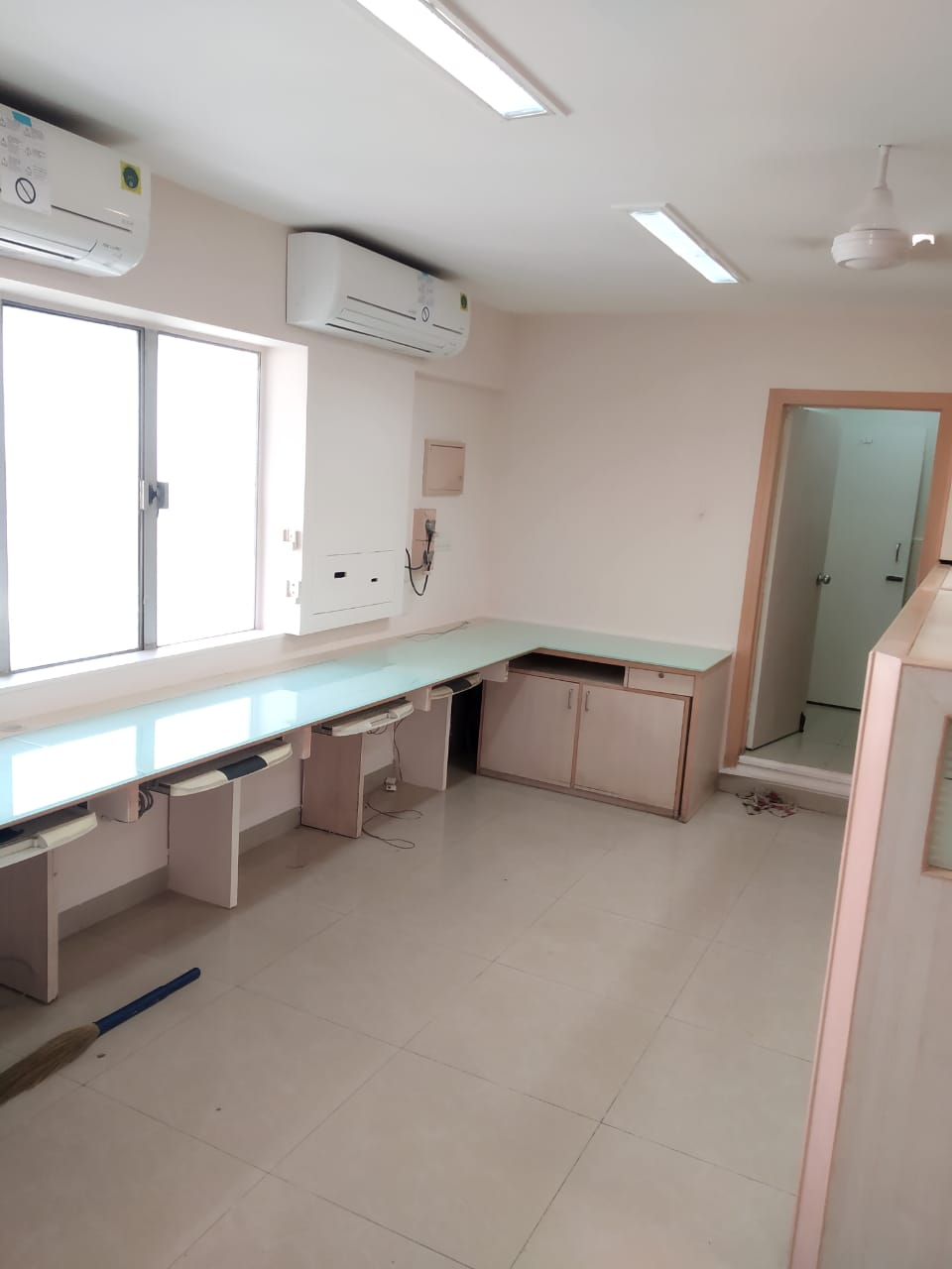 Rental Commercial Office Space 850 Sq.Ft. in Nariman Bhavan, Nariman