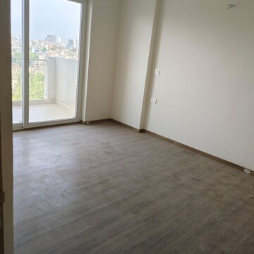 Room in 3 BHK Apartment at Pareena Micasa, Nurpur Jharsa – for Rent