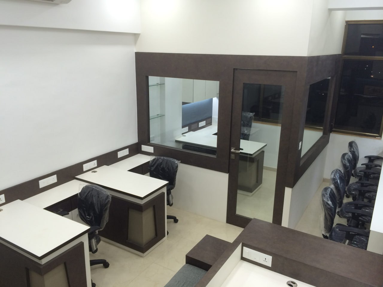 Office Space For Rent in Kemp Plaza