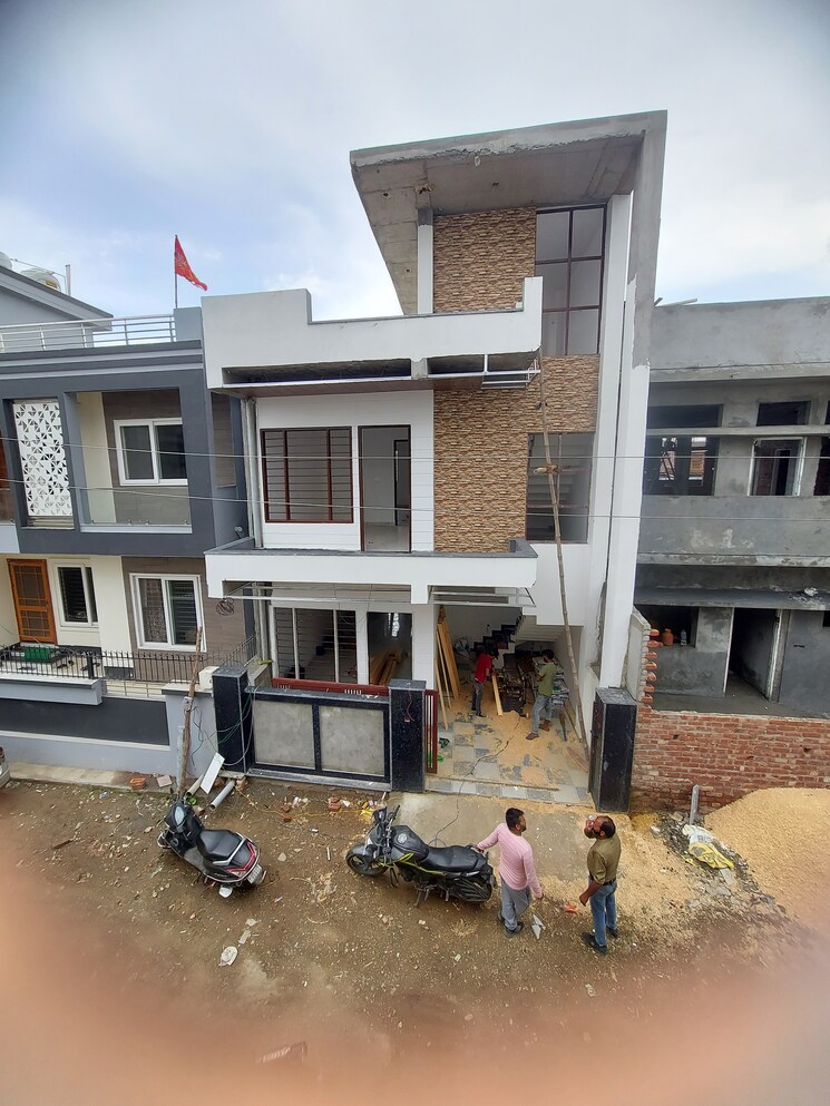 3 Bedroom 105 Sq.Yd. Independent House in Sahastradhara Road Dehradun