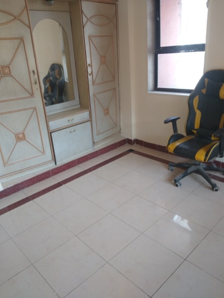 Room, cosmos-residancy 1 Bedroom 450 Sq.Ft. Apartment In Kavesar Thane 6846219