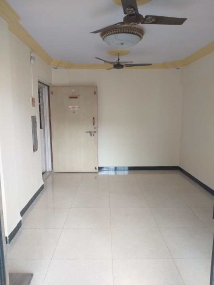Room, cosmos-residancy 1 Bedroom 450 Sq.Ft. Apartment In Kavesar Thane 6846219