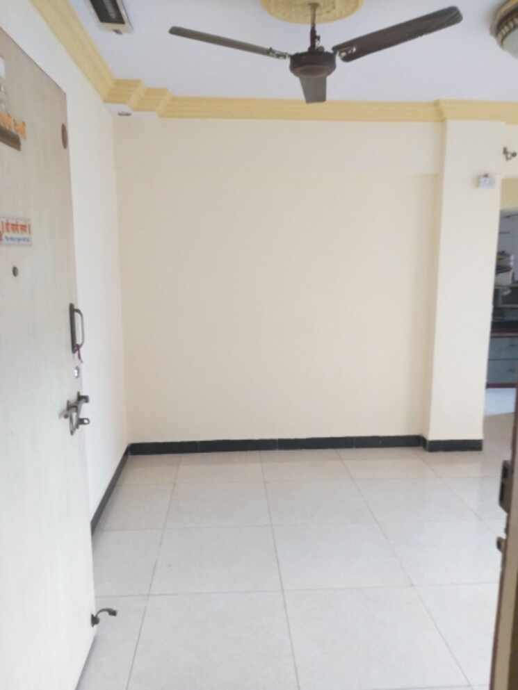 Room, cosmos-residancy 1 Bedroom 450 Sq.Ft. Apartment In Kavesar Thane 6846219