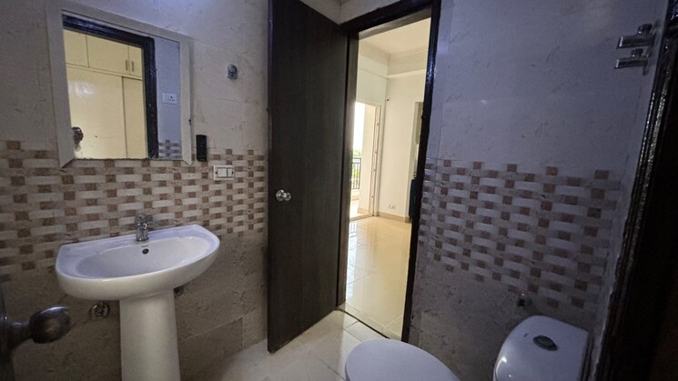 Bathroom, saviour-greenisle 3 Bedroom 1800 Sq.Ft. Apartment In Sain Vihar Ghaziabad 6850820