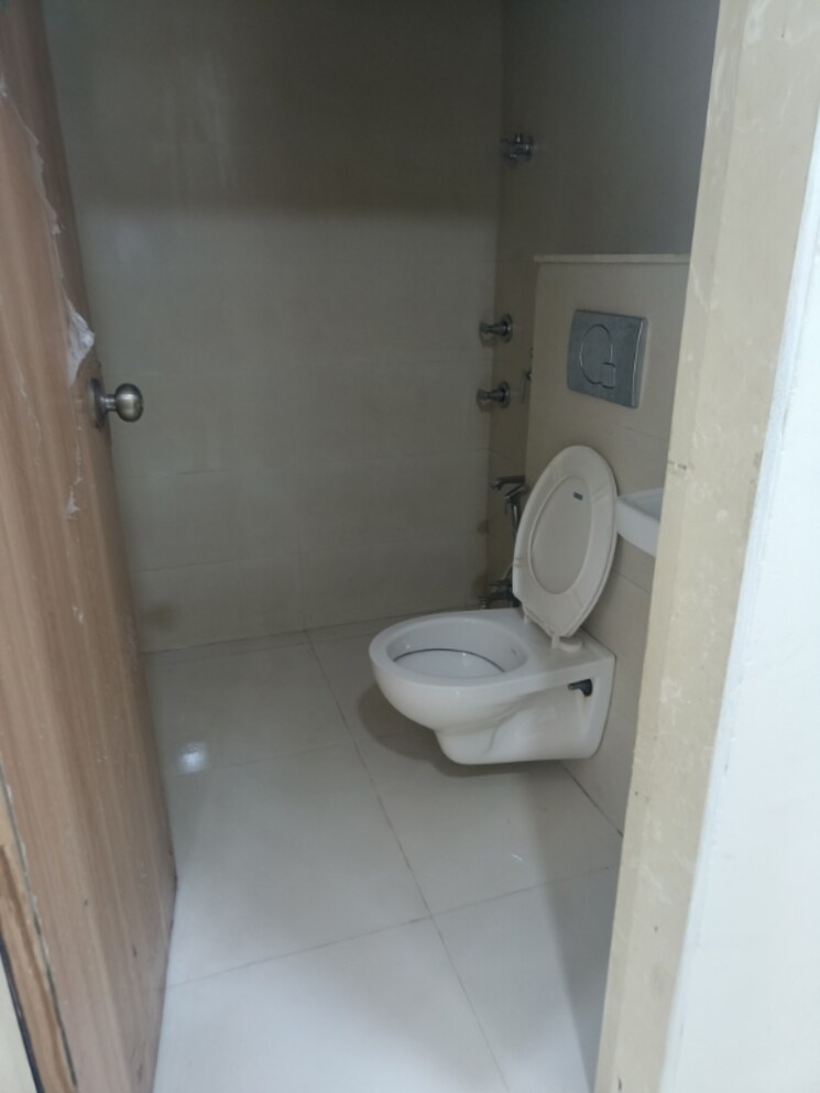 Bathroom, a-and-o-realty-eminente 1 Bedroom 373 Sq.Ft. Apartment In Dahisar East Mumbai 6852313