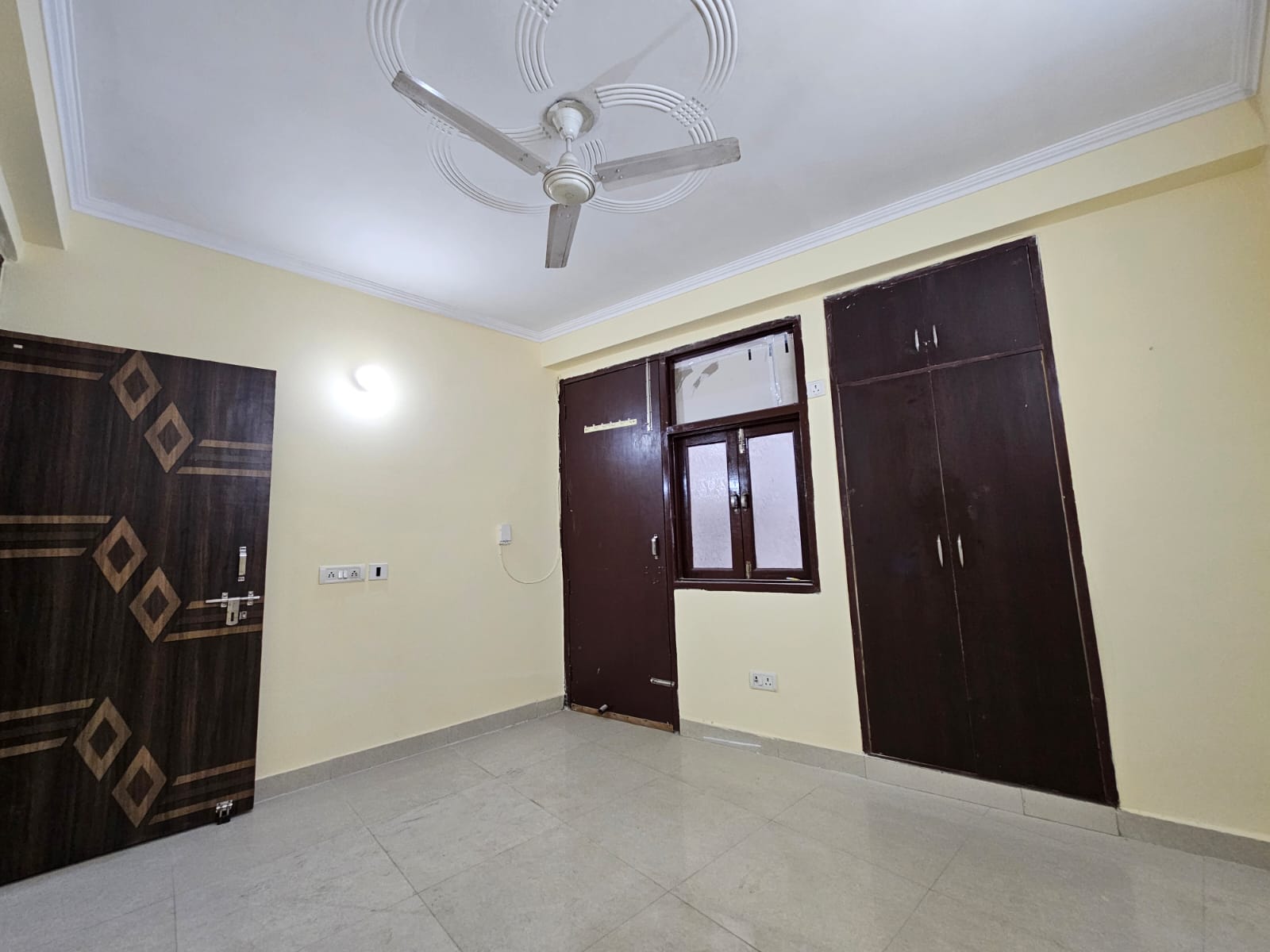 1 BHK Builder Floor For Rent in Freedom Fighters Enclave Delhi  6855178