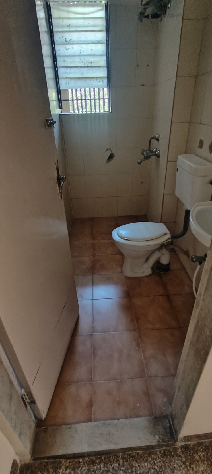 Bathroom, kanakia-challengers 2 Bedroom 720 Sq.Ft. Apartment In Kandivali East Mumbai 6858990