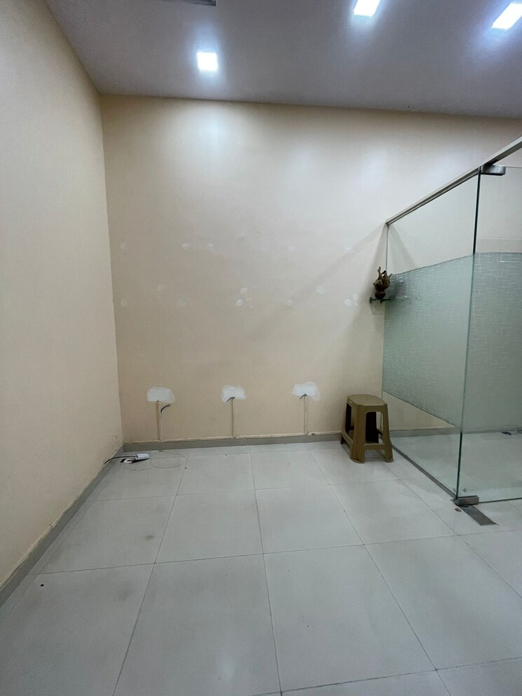 Room, rustomjee-eaze-zone-mall Commercial Office Space 321 Sq.Ft. In Malad West Mumbai 6860426