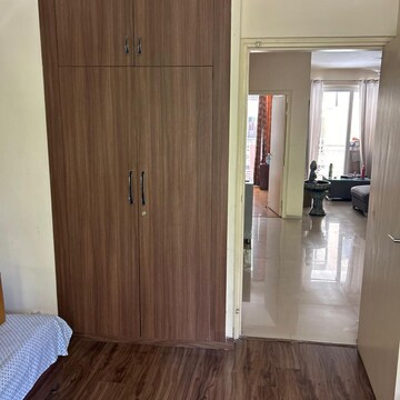 Room in 3 BHK Apartment at Emaar Palm Hills, Sector 77 – for Rent