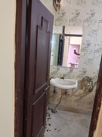 Bathroom in 1 BHK Builder Floor at Lajpat Nagar – for Rent