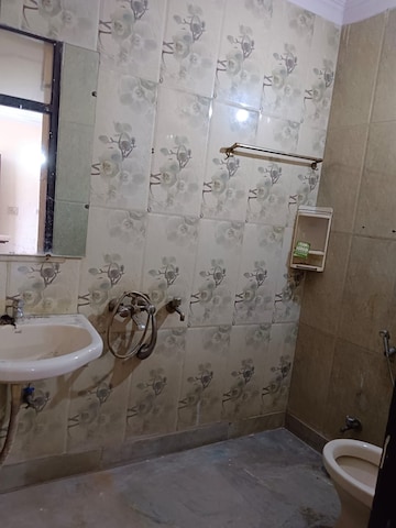 Bathroom in 1 BHK Builder Floor at Lajpat Nagar – for Rent