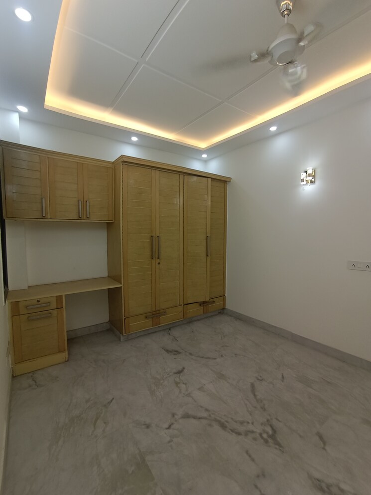 Room, kalkaji 2.5 Bedroom 125 Sq.Yd. Builder Floor In Kalkaji Delhi 6866580