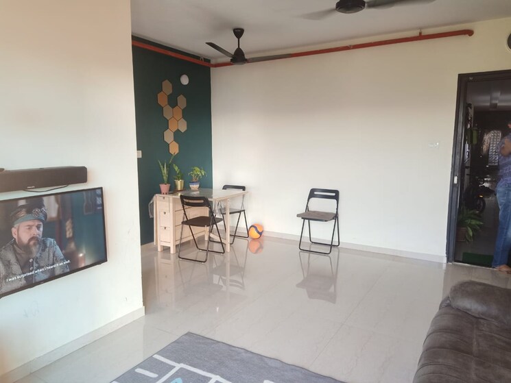 Room, giriraj-chs-naupda 1 Bedroom 400 Sq.Ft. Apartment In Naupada Thane 6867485