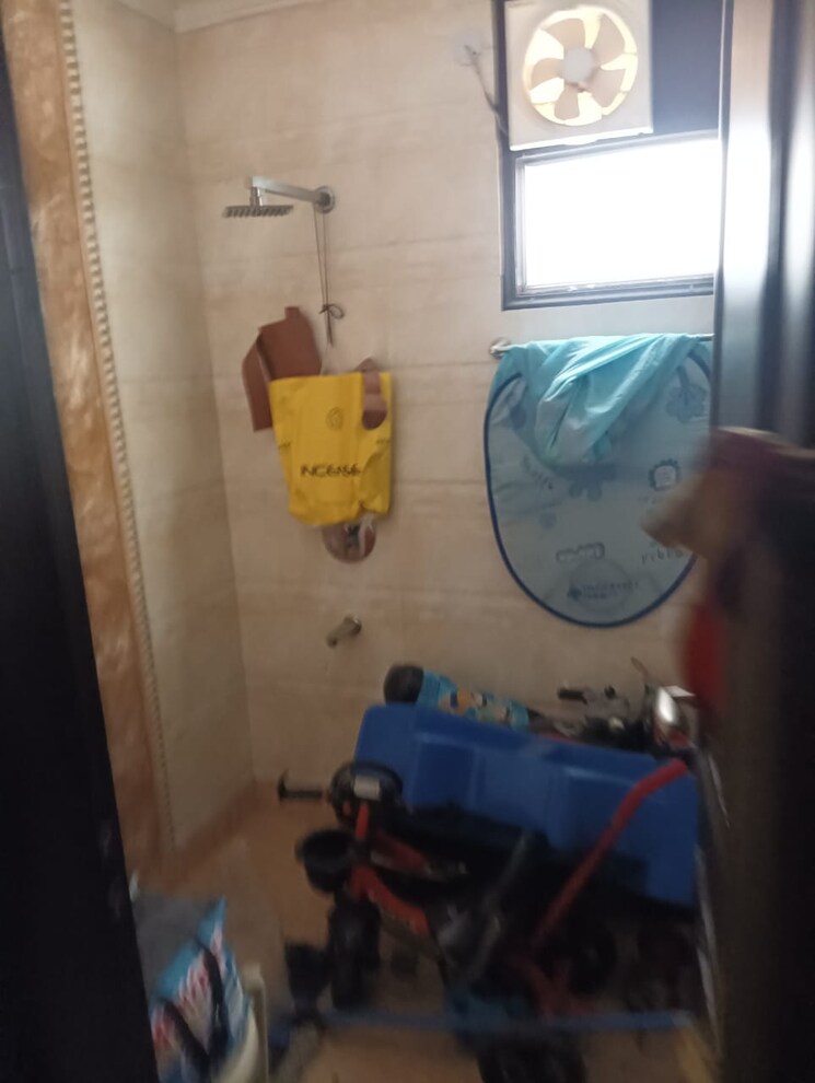 Bathroom, pitampura 4 Bedroom 1700 Sq.Ft. Builder Floor In Pitampura Delhi 6869387