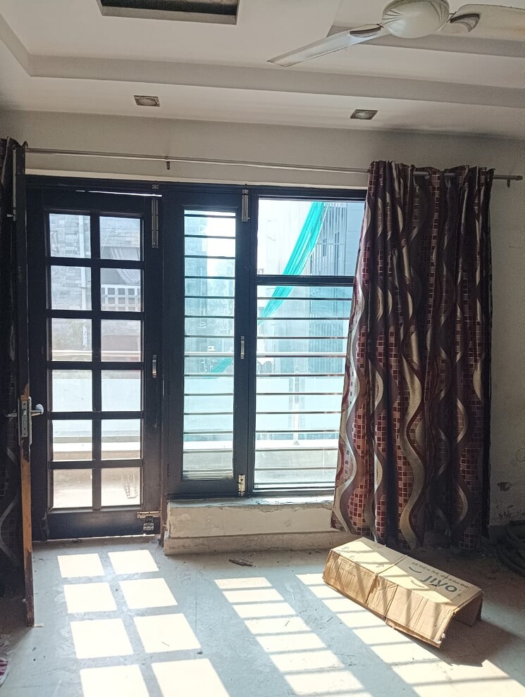 Room, pitampura 4 Bedroom 1700 Sq.Ft. Builder Floor In Pitampura Delhi 6869387