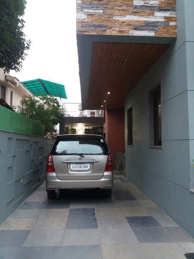  Parking, harinagar 4 Bedroom 5400 Sq.Ft. Independent House In Harinagar Vadodara 6870327