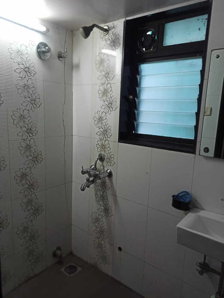 Bathroom, three-view-chs 3 Bedroom 840 Sq.Ft. Apartment In Prabhadevi Mumbai 6871625