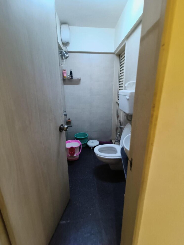 Bathroom, unique-greens-ghodbunder-road 2 Bedroom 620 Sq.Ft. Apartment In Ghodbunder Road Thane 6873675