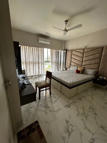 रेसिडेन्शियल फ्लॅट वर्ग फुट फॉर रीसेल इन गोरेगाव ईस्ट मुंबई  6873898