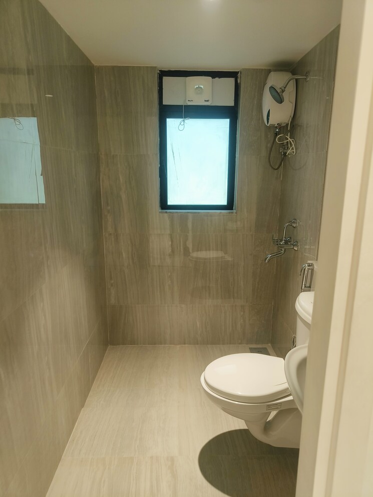 Bathroom, runwal-gardens-phase-2 3 Bedroom 740 Sq.Ft. Apartment In Dombivli East Thane 6875490