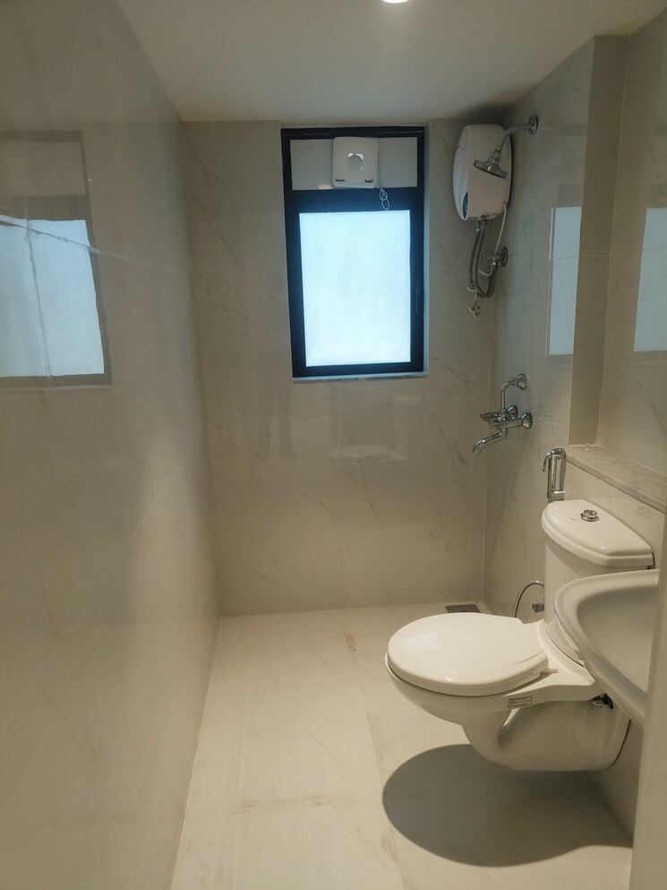 Bathroom, runwal-gardens-phase-2 3 Bedroom 740 Sq.Ft. Apartment In Dombivli East Thane 6875490