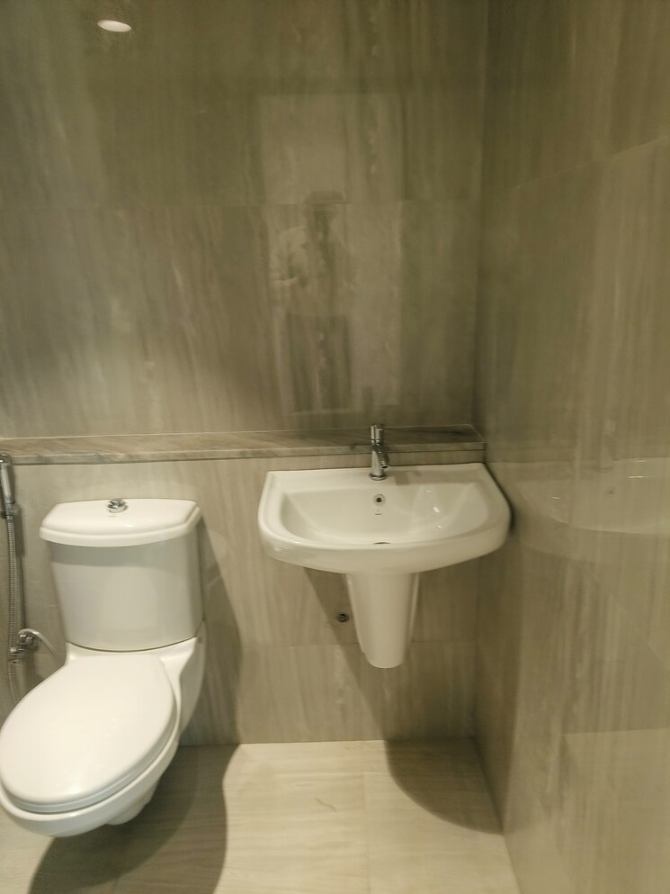 Bathroom, runwal-gardens-phase-2 3 Bedroom 740 Sq.Ft. Apartment In Dombivli East Thane 6875490