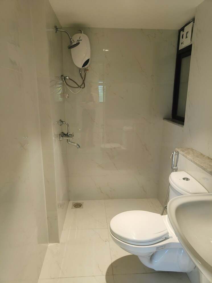Bathroom, runwal-gardens-phase-2 3 Bedroom 740 Sq.Ft. Apartment In Dombivli East Thane 6875490