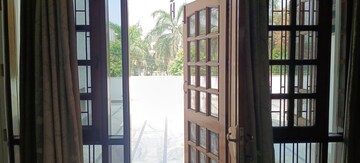 Balcony in 3 BHK Builder Floor at Sector 14 – for Rent