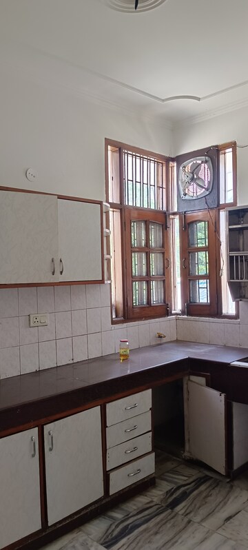 Balcony in 3 BHK Builder Floor at Sector 14 – for Rent