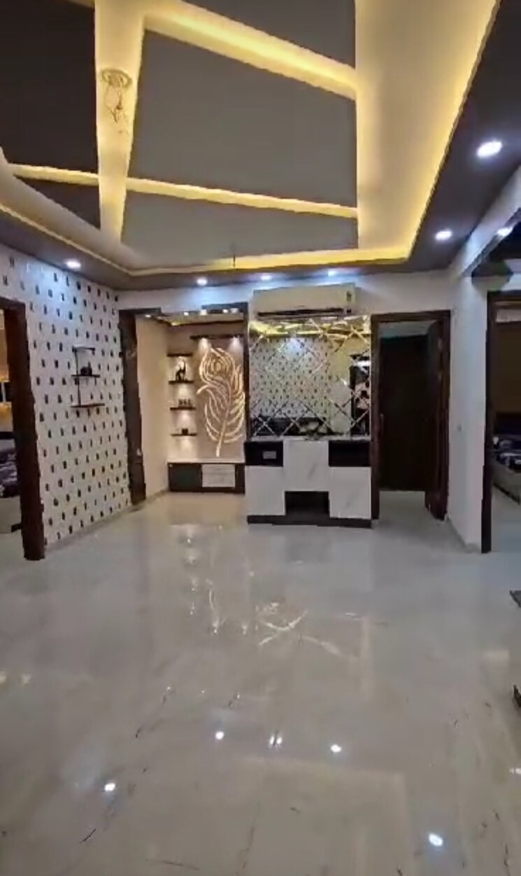  Parking, uninav-utopia 3.5 Bedroom 2125 Sq.Ft. Apartment In Morti Ghaziabad 6885510