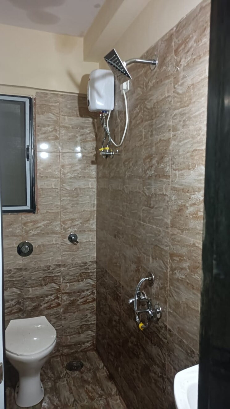 Bathroom, shiv-chs-borivalli 2 Bedroom 750 Sq.Ft. Apartment In Borivali West Mumbai 6887088