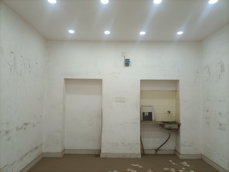 Rental Commercial Shop 120 Sq.Ft. in Ripon Street Kolkata 7479087