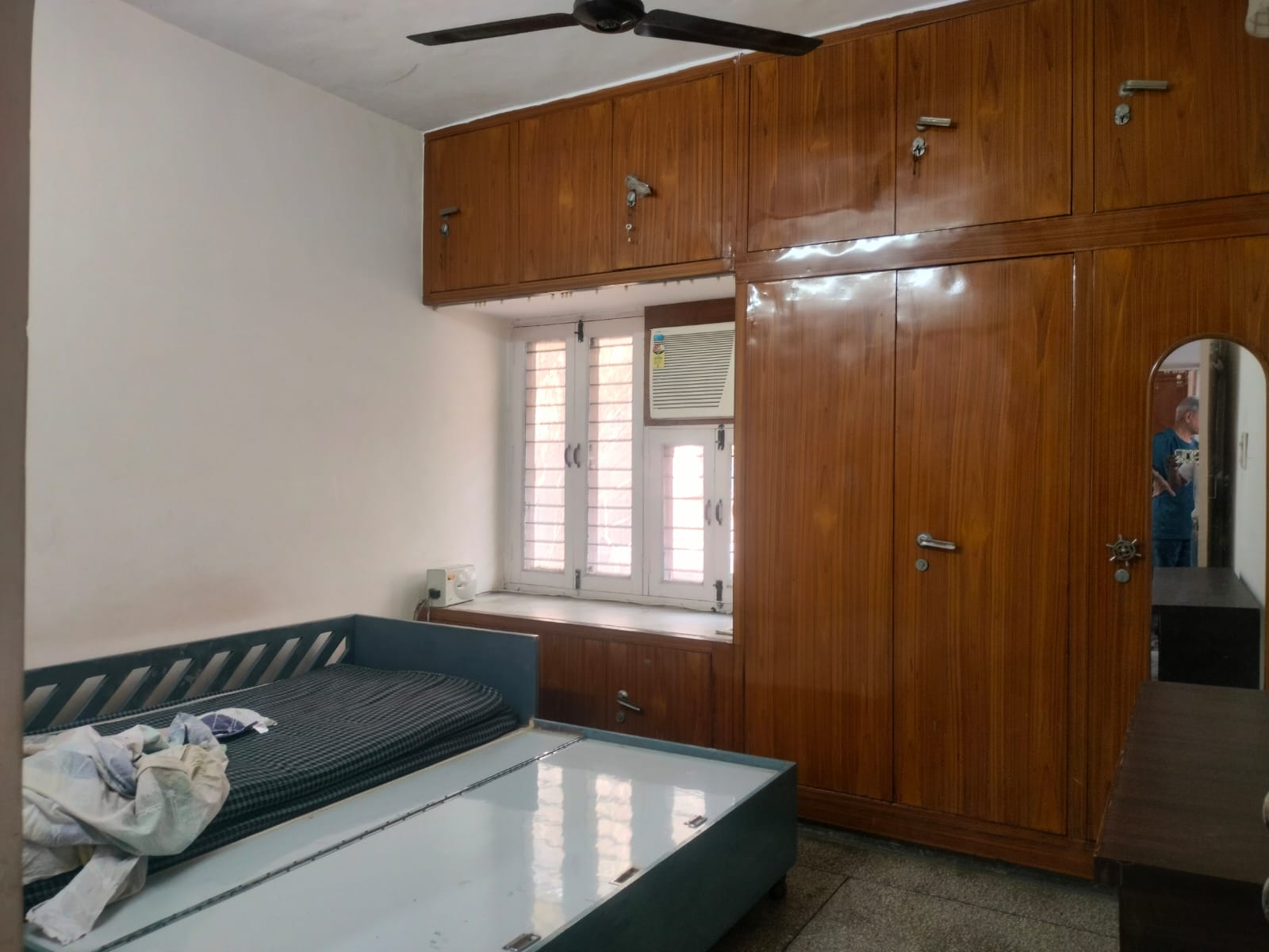 2 BHK Apartment For Rent in Patparganj Delhi 6889695