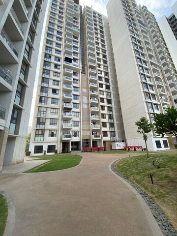 2 BHK Apartment For Resale in Shapoorji Pallonji Vicinia Powai Mumbai  6890351