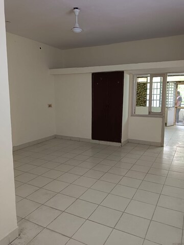 Room in 2 BHK Builder Floor at Lajpat Nagar – for Rent